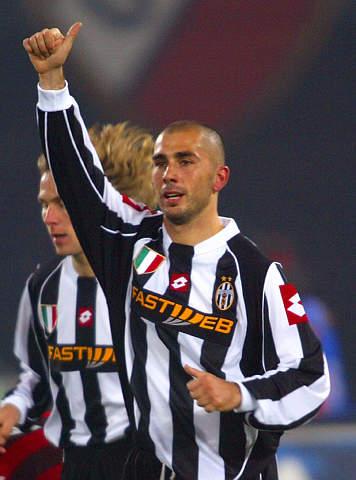 瓦拉内：去皇马前齐达内亲自给我打了电话；穆里尼奥很有魅力