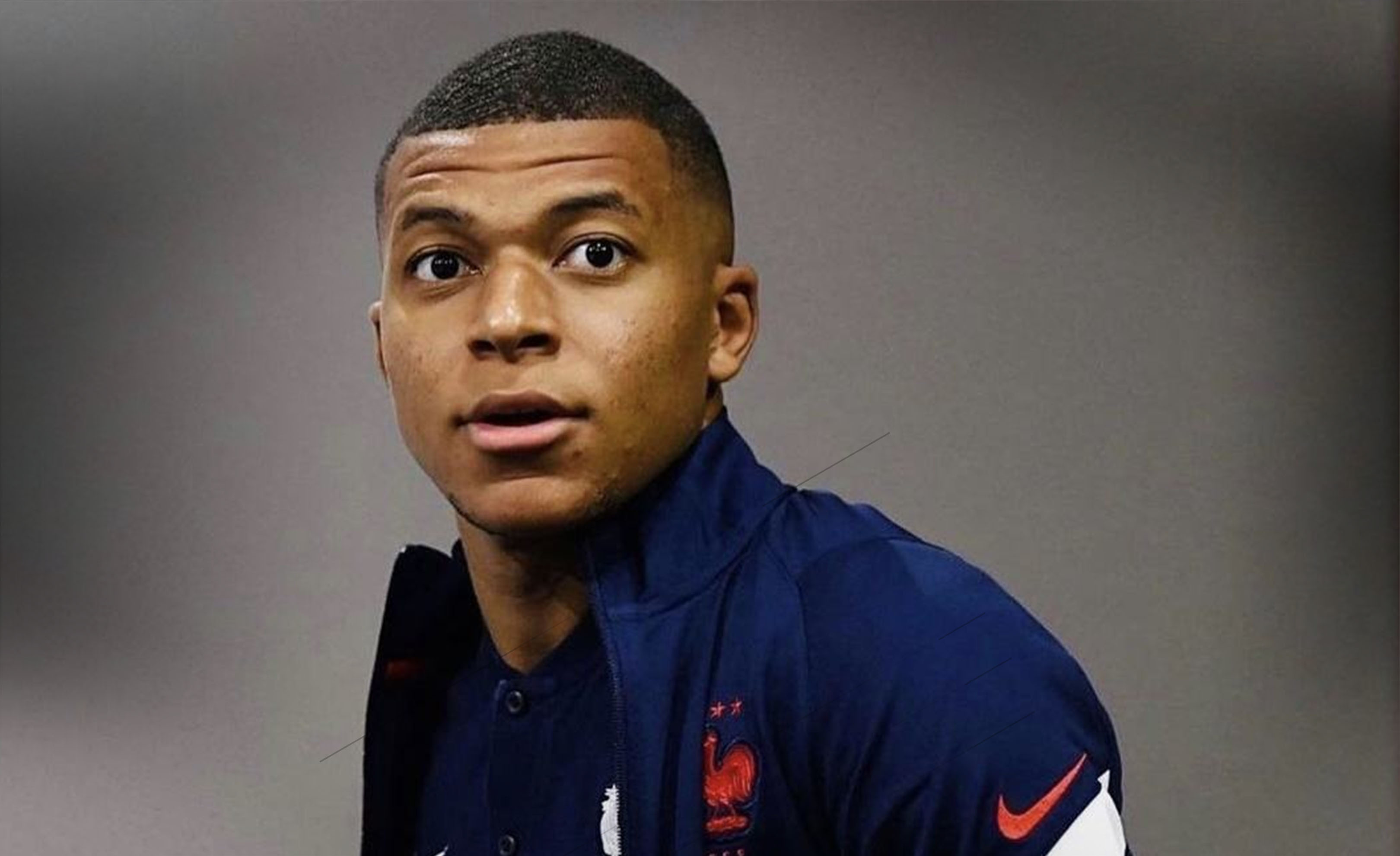 詹姆斯篮下连续得分