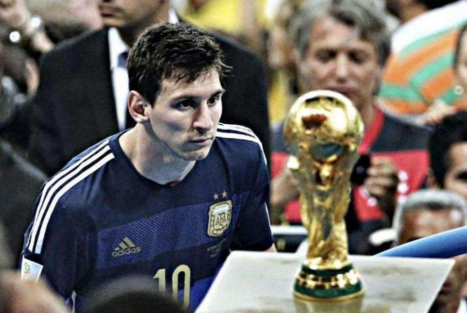 皇马19岁球星陷绝境，父亲引圣经怒怼俱乐部，一月转会成定局？